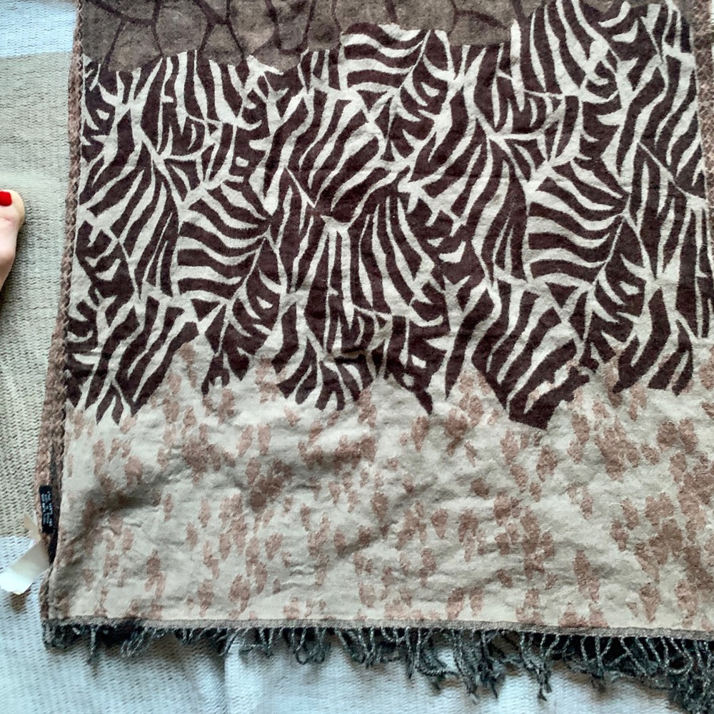 100% wool mixed animal print scarf or wrap NWT